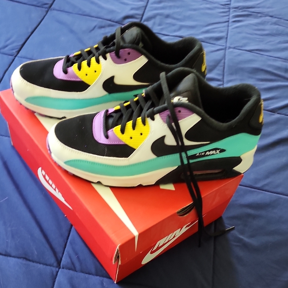 Nike Air Max 90 Essential